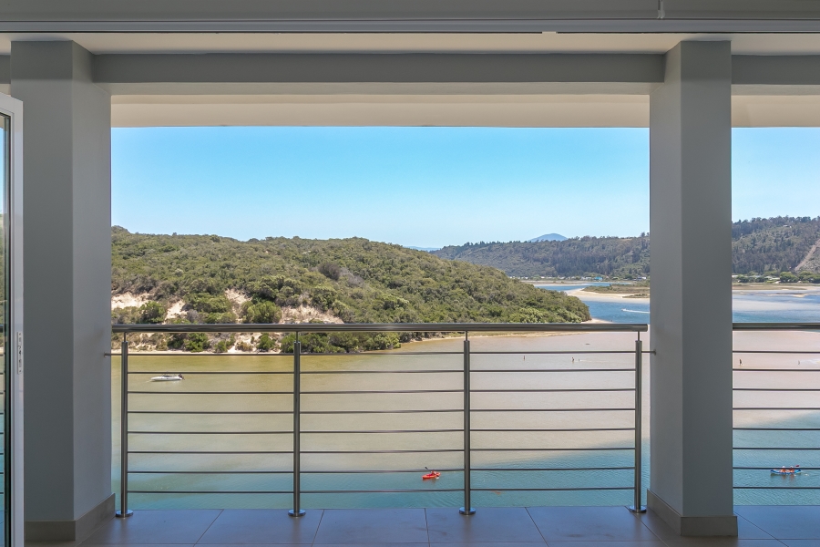 4 Bedroom Property for Sale in Kingfisher Creek Western Cape